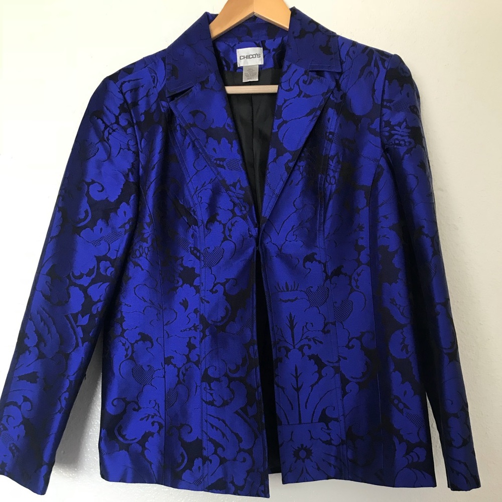 Chico’s %100 silk blazer